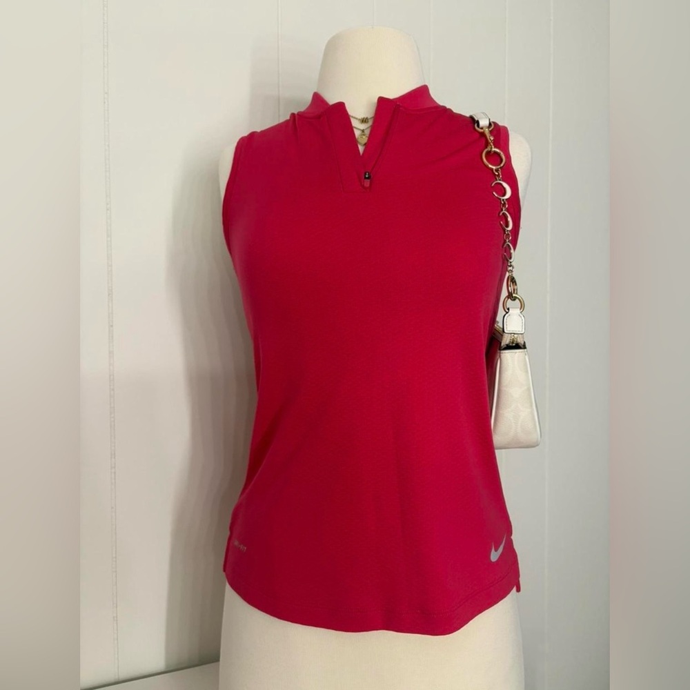Nike Women's Fuchsia Tank Top